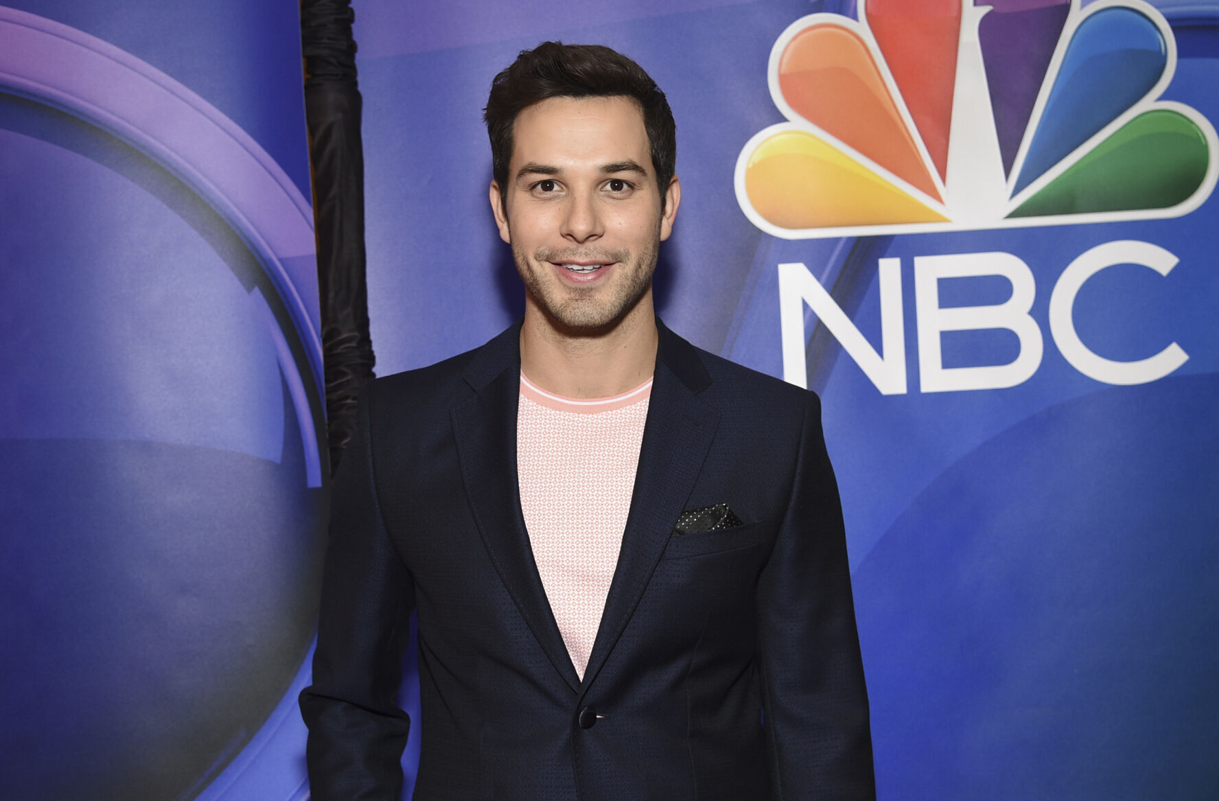 Skylar Astin